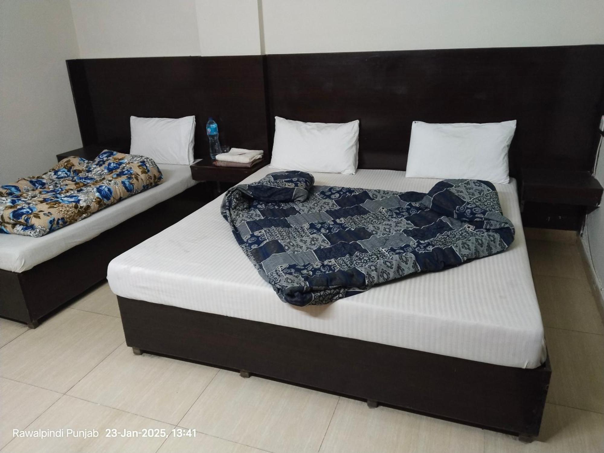 Shahzad Hotel Rawalpindi Esterno foto